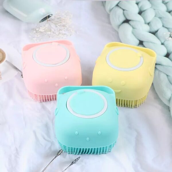 8 1 - Mini Bath Brush With Box (Random Color)