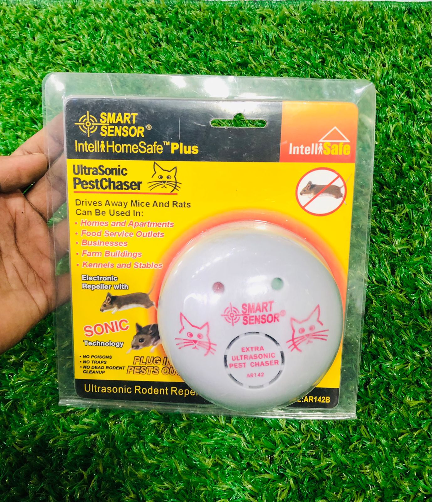 WhatsApp-Image-2024-10-25-at-1.31.05-PM.jpeg WhatsApp Image 2024 10 25 at 1.31.05 PM - (round shape) Super Ultrasonic Mouse & Mosquito Repeller for Homes And Apartments